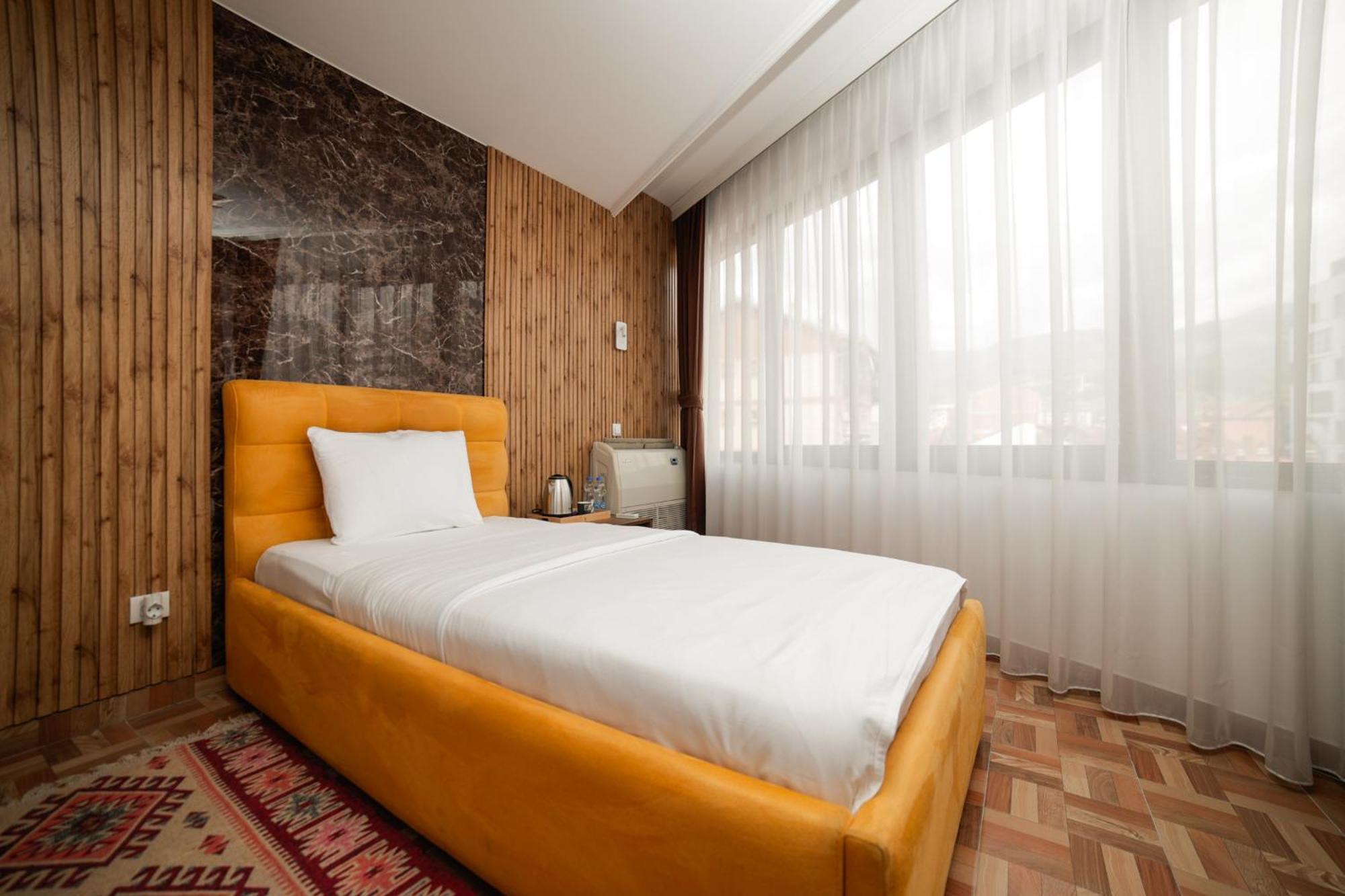 Hotel Denis Prizren Luaran gambar