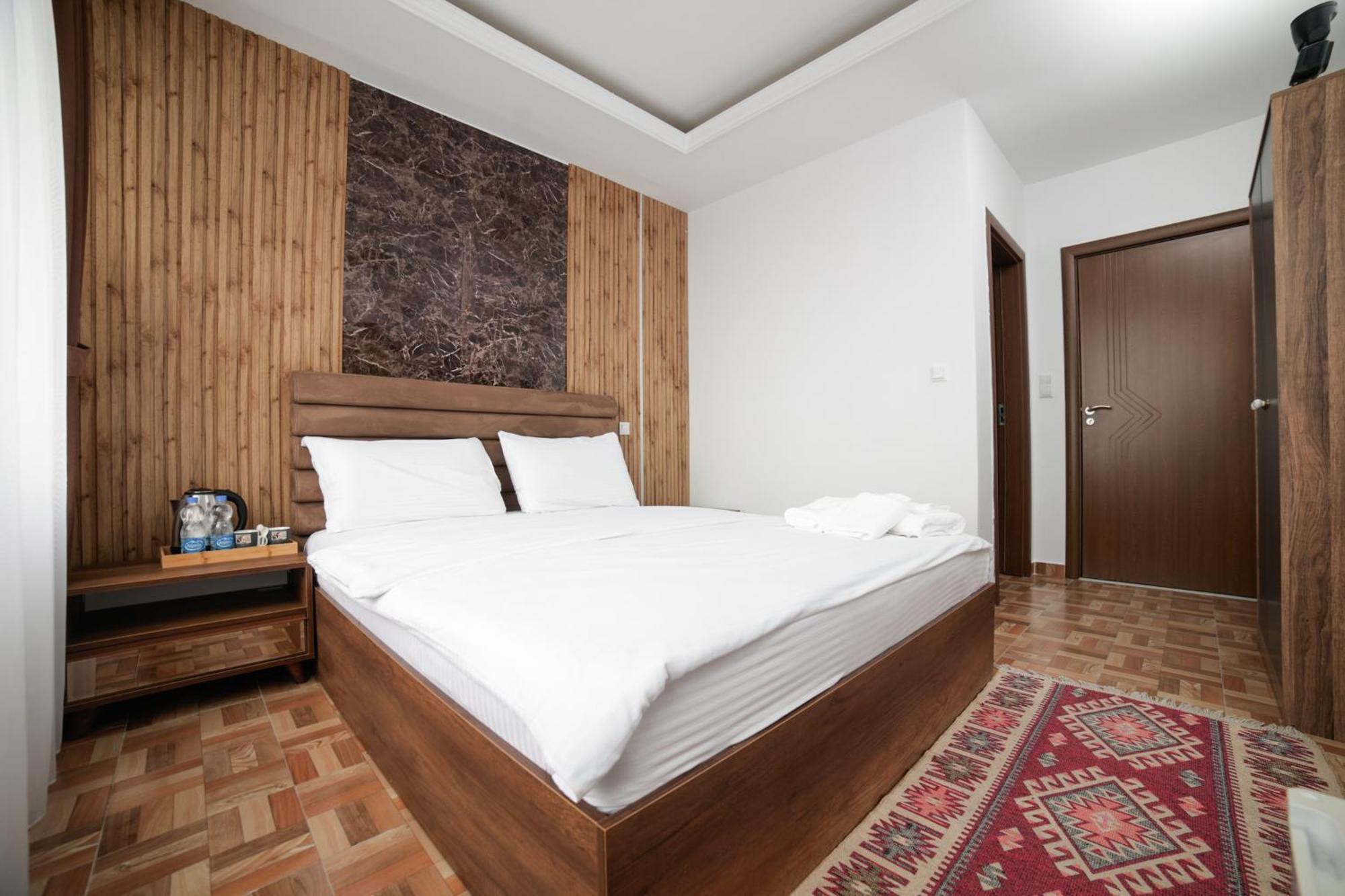 Hotel Denis Prizren Luaran gambar