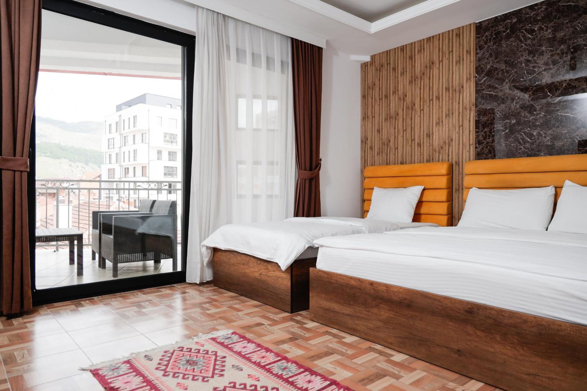Hotel Denis Prizren Luaran gambar