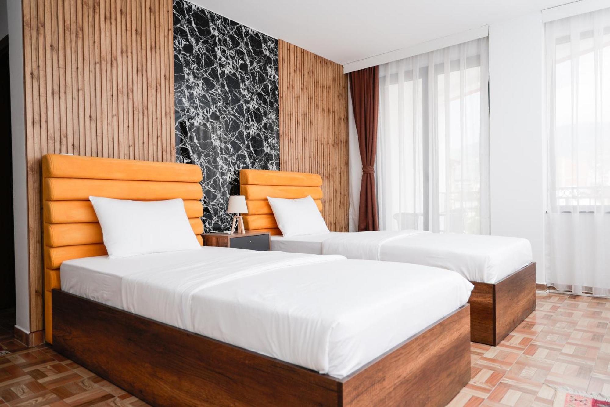 Hotel Denis Prizren Luaran gambar