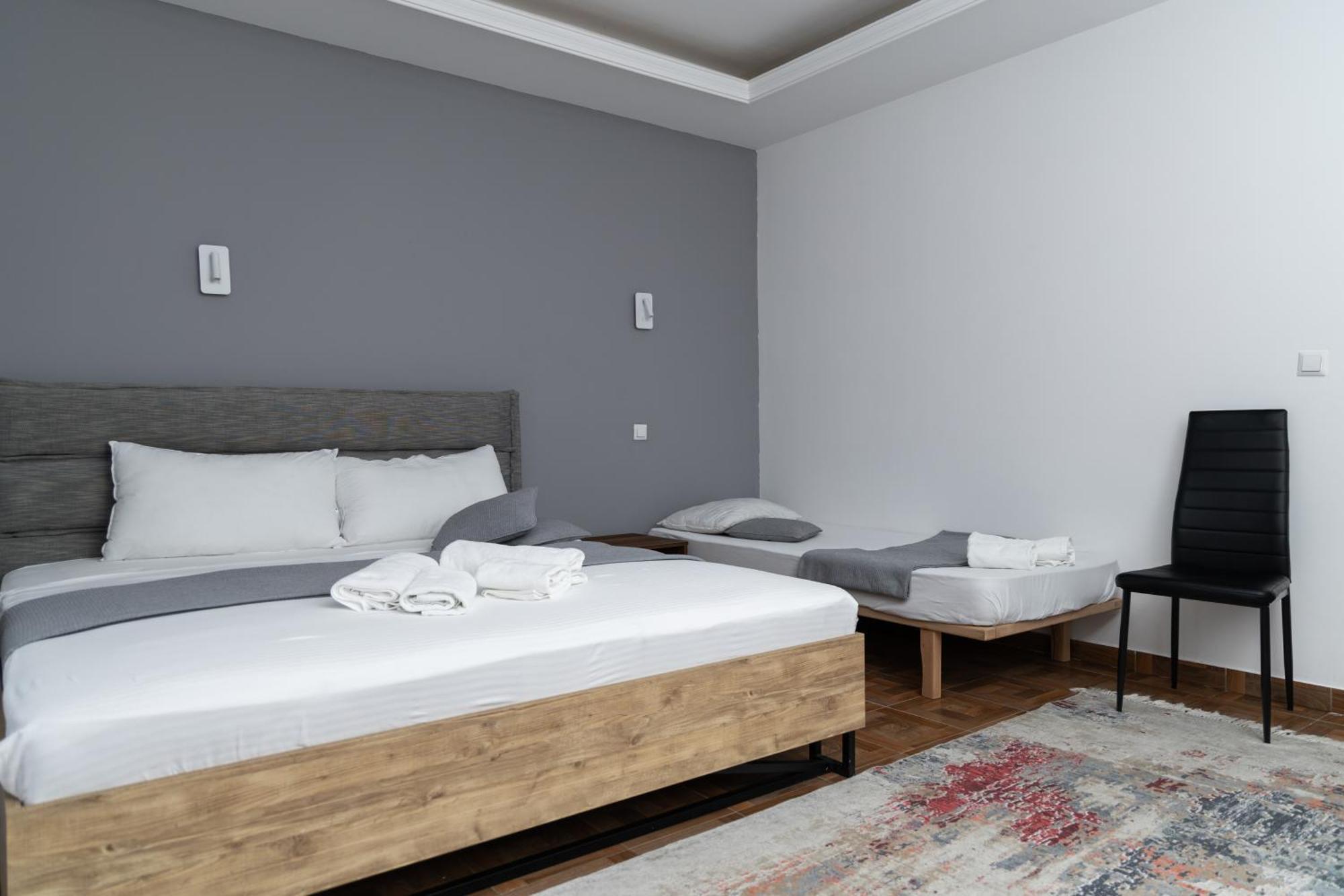 Hotel Denis Prizren Luaran gambar