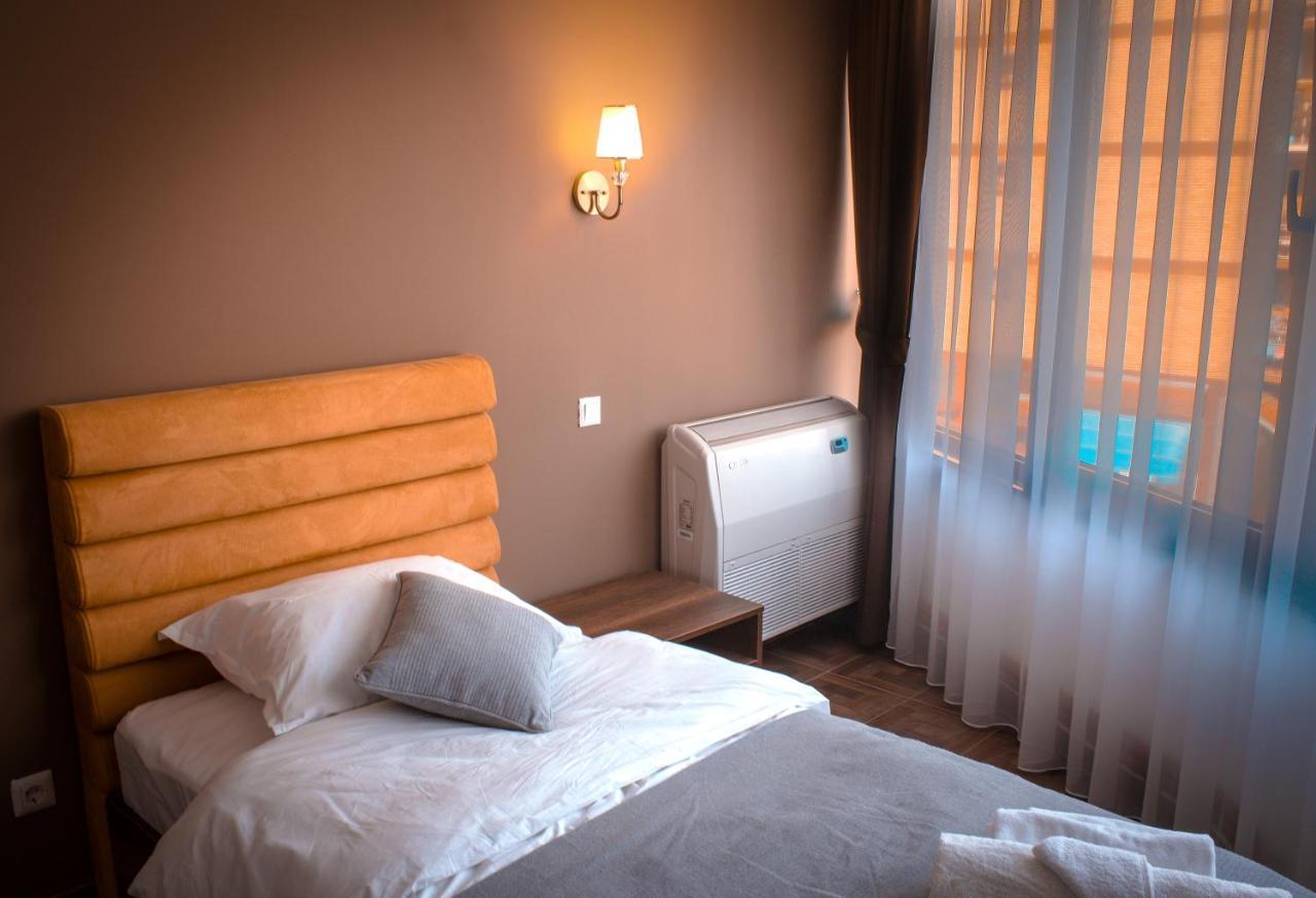 Hotel Denis Prizren Luaran gambar