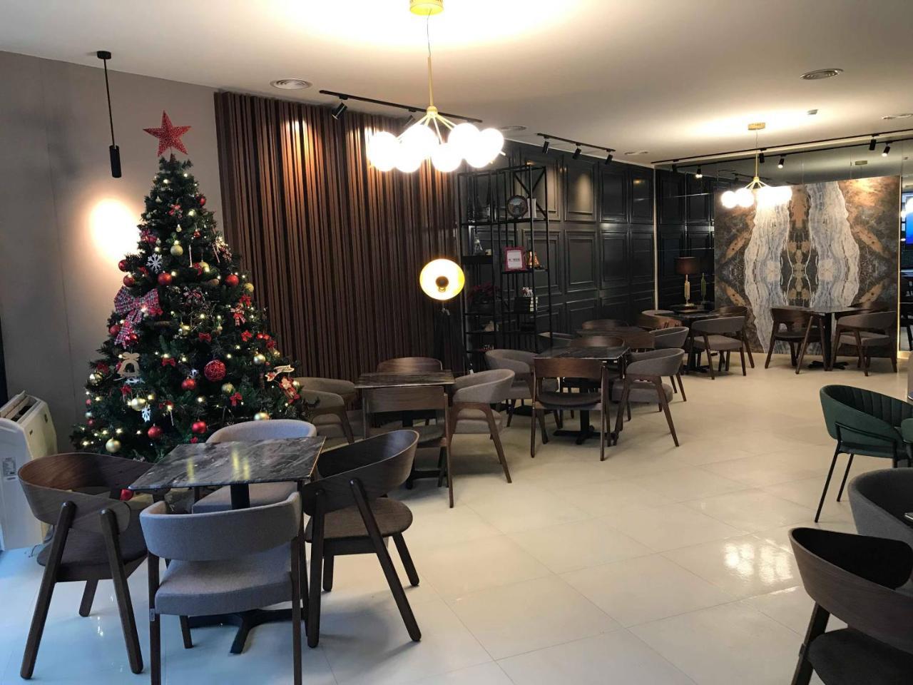 Hotel Denis Prizren Luaran gambar
